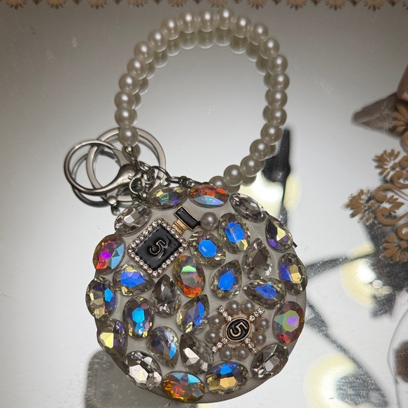 Accessories - Elegant Pearl and Crystal Keychain Bag Charm